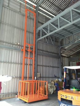 Stacker 1500x1300 mm. 1000 kg.